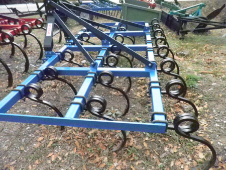 Καλλιεργητής ελαφρού τύπου (24 σταβάρια σπειρωτά 20x20)