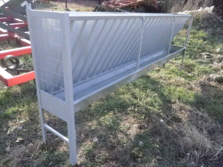 Ταΐστρες αγελάδων (τοίχου)