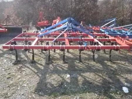 Καλλιεργητής βαρέου τύπου με σπειρωτό ελατήριο (22 σταβάρια 30x30).