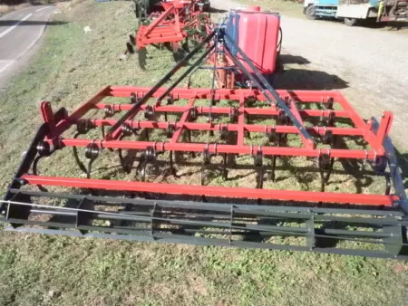 Καλλιεργητής ελαφρού τύπου (25 σταβάρια σπειρωτά 20x20) με μονή ανέμη.