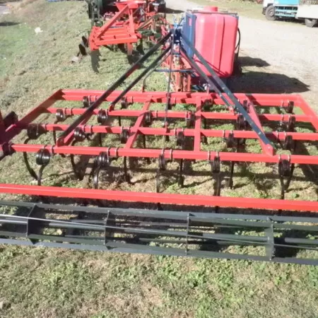 Καλλιεργητής ελαφρού τύπου (25 σταβάρια σπειρωτά 20x20) με μονή ανέμη.