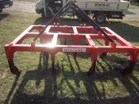 Καλλιεργητές βαρέου τύπου (RIPER) με ασφάλεια (10 σταβάρια σταθερά).