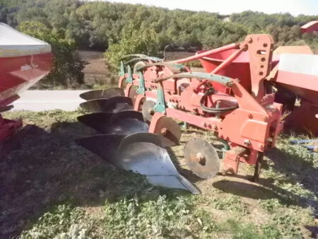 Άροτρο KVERNELAND AB 85