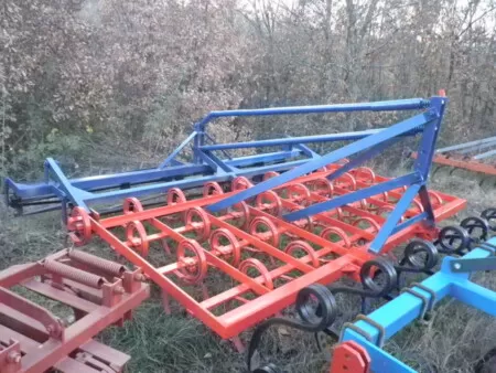 Καλλιεργητής μεταχειρισμένος με 32 σταβάρια flex και διπλή ανέμη.