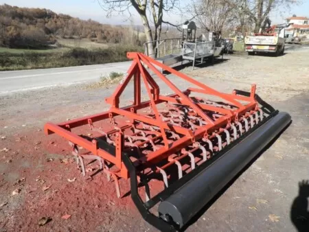 Σβάρνα σταθερή με κύλινδρο ισοπέδωσης