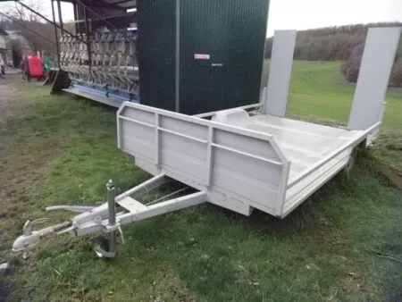 Τρέιλερ μεταφοράς οχημάτων