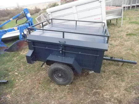 Τρέιλερ μικρού μεγέθους με έναν άξονα