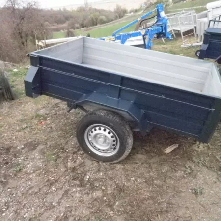 Τρέιλερ μικρού μεγέθους με έναν άξονα